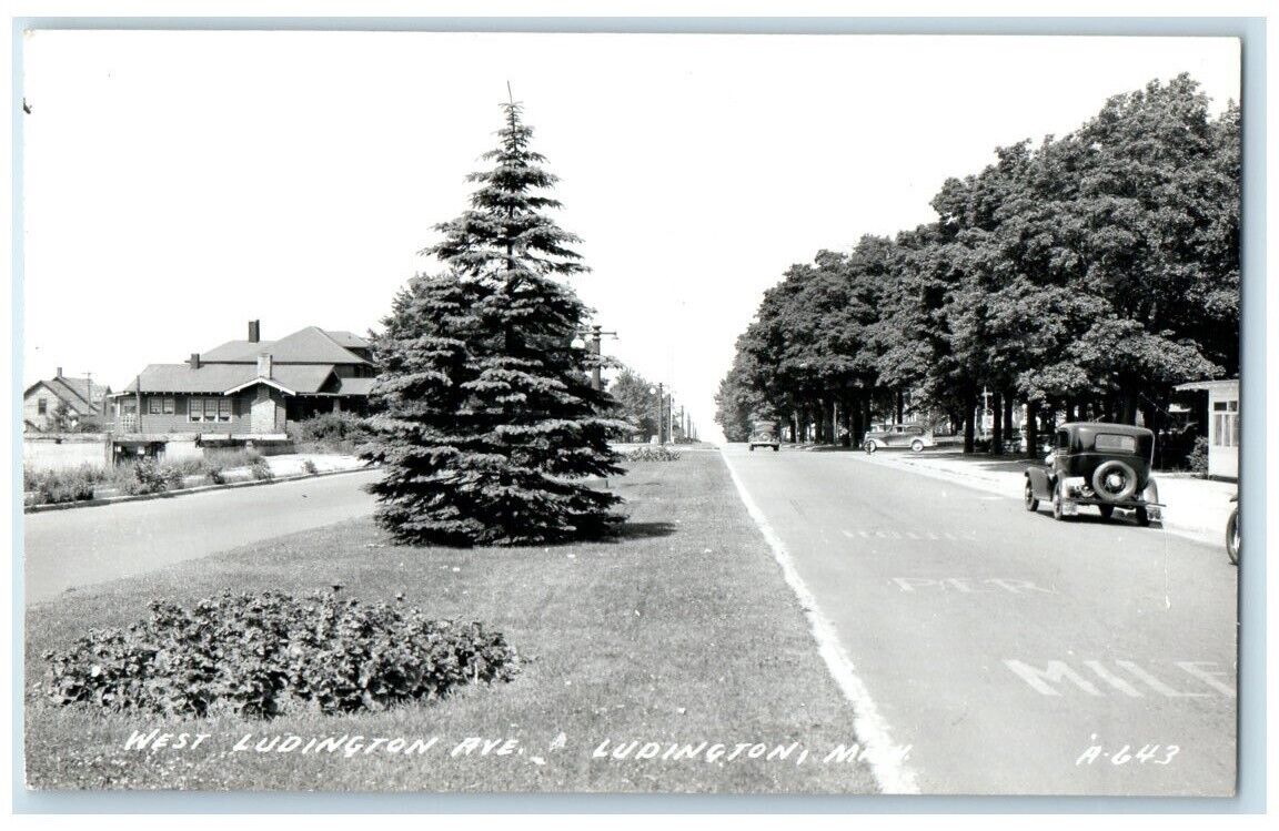 c1940\'s West Ludington Avenue Home View Ludington MI RPPC Photo Postcard