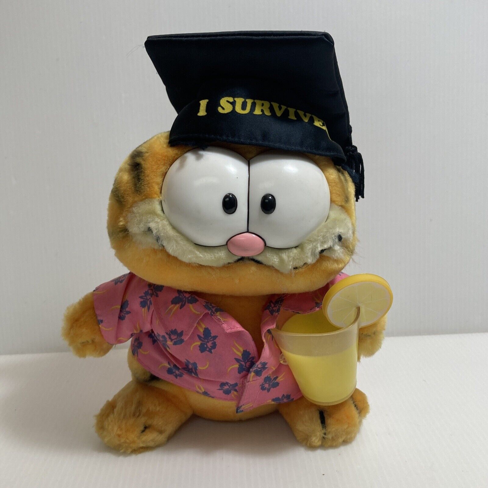 Vtg 1980’s Garfield Plush I Survived Tropical Shirt Drink Mortarboard Graduation