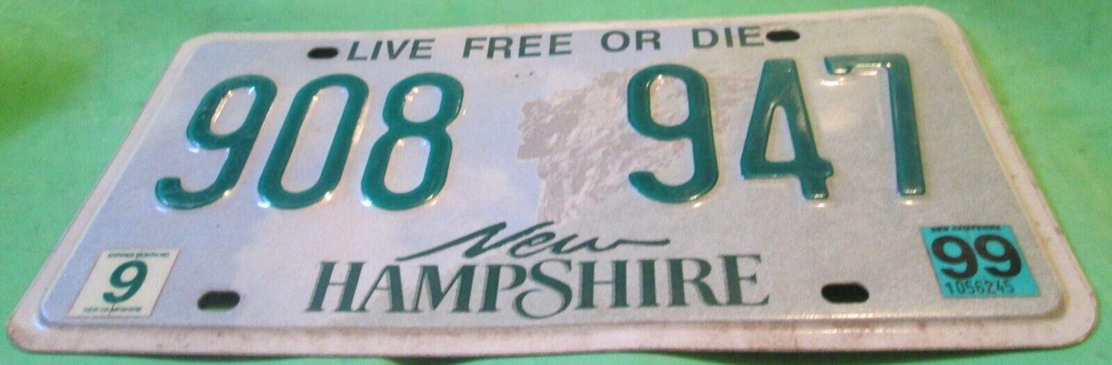 VINTAGE U S NEW HAMPSHIRE LICENSE PLATE 908 947 EXPIRED 1999 STICKER MORE LISTED