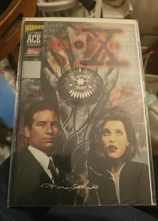 Topps Comics The X-Files Comic Book Issue #19 Wizard Ace Edition