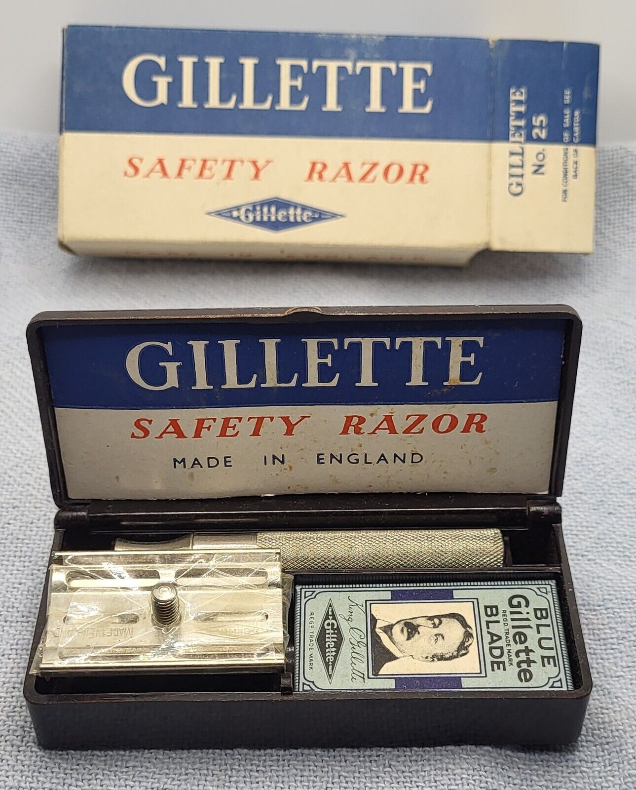 Vintage Gillette England tech NOS 25 Set Shipper Good mornings blades Bakelite 