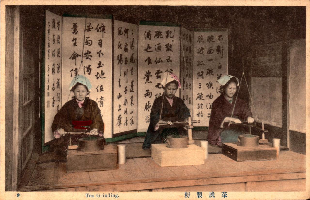 ANTIQUE RPPC POSTCARD HAND COLORED -Japan girls Tea Grinding -BK33