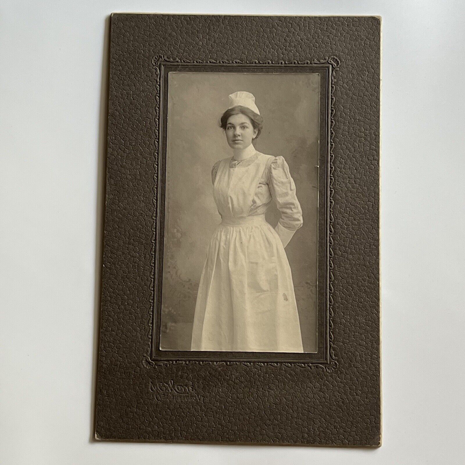 Antique Cabinet Card Photograph Beautiful Woman Nurse Brattleboro VT ID Howes