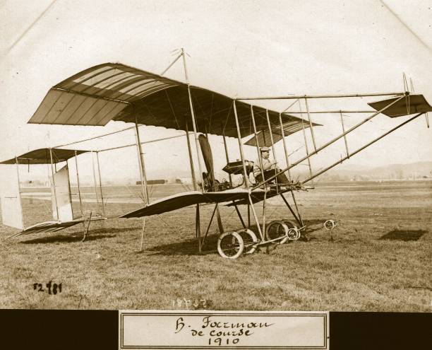Anglo-French flyer Henri Farman\'s bi-plane 1910 OLD PHOTO