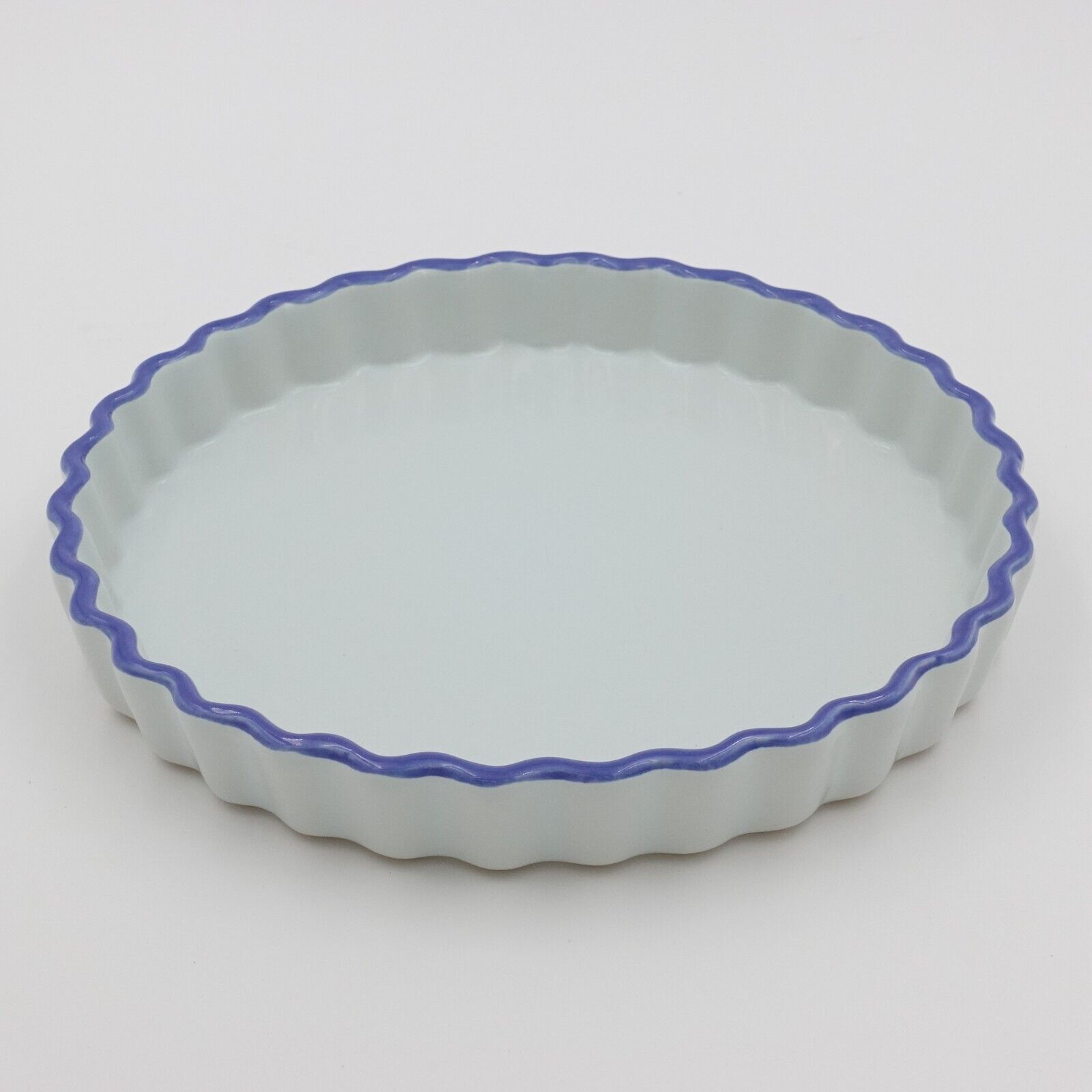 Emile Henry Tart Dish White Blue Ruffled Stoneware B59 9.25\