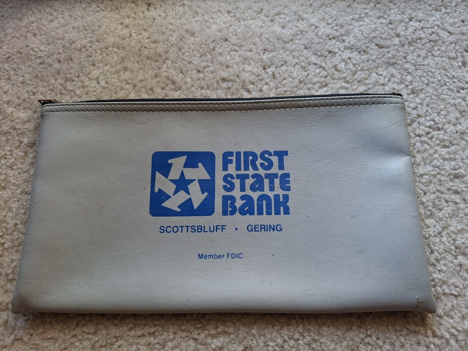 First State Bank Scottsbluff Gering Nebraska Vintage Grey Leather Zipper Bag