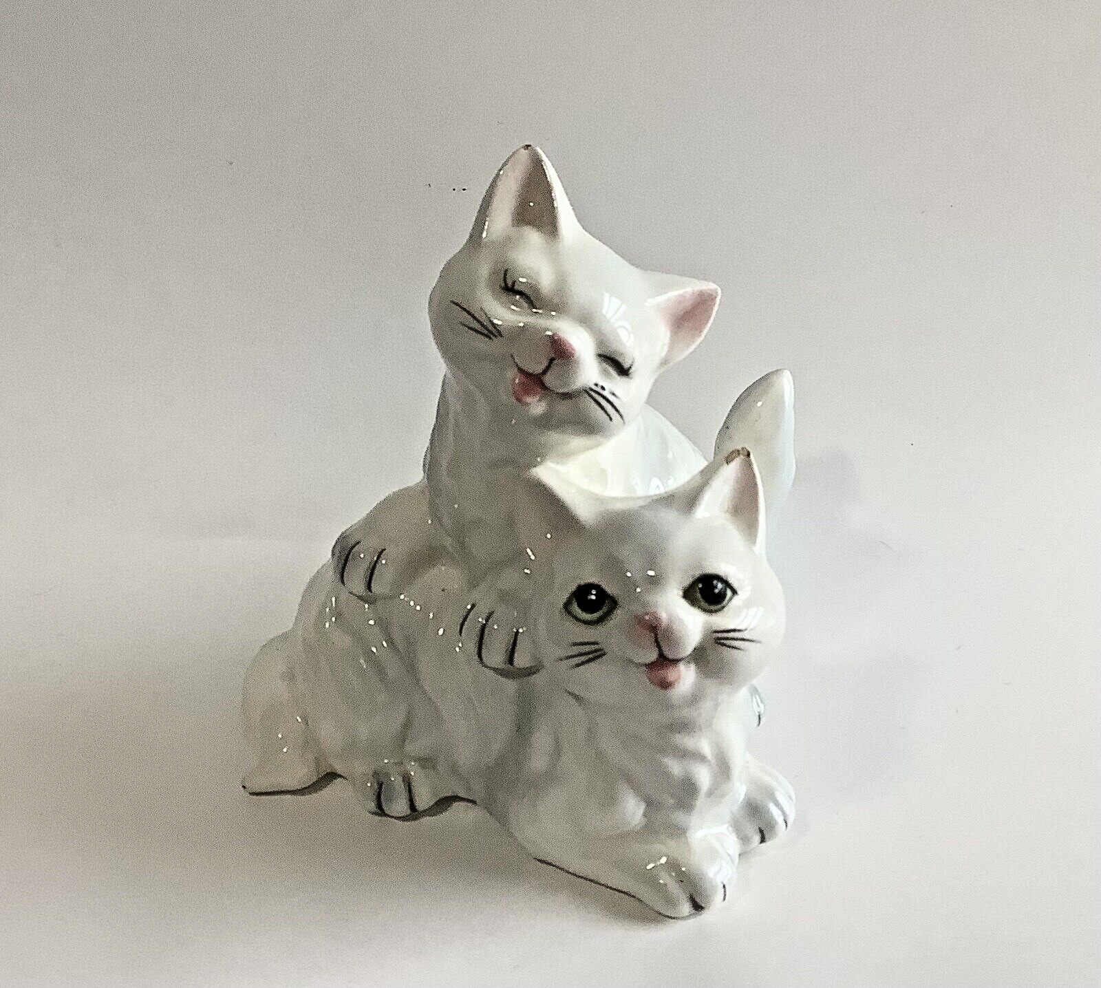 Sweet Kittens Figurine Vintage White Cats JAPAN Adorable 4 in. Hand Painted Rare