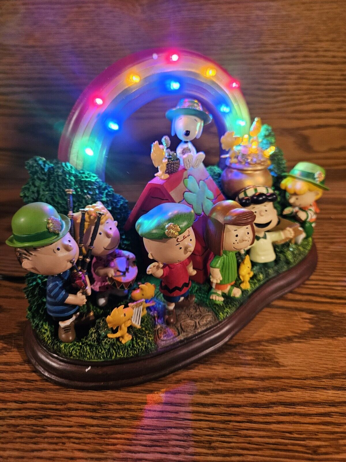 Peanuts / Snoopy Home Of The Irish Danbury Mint Lighted Sculpture