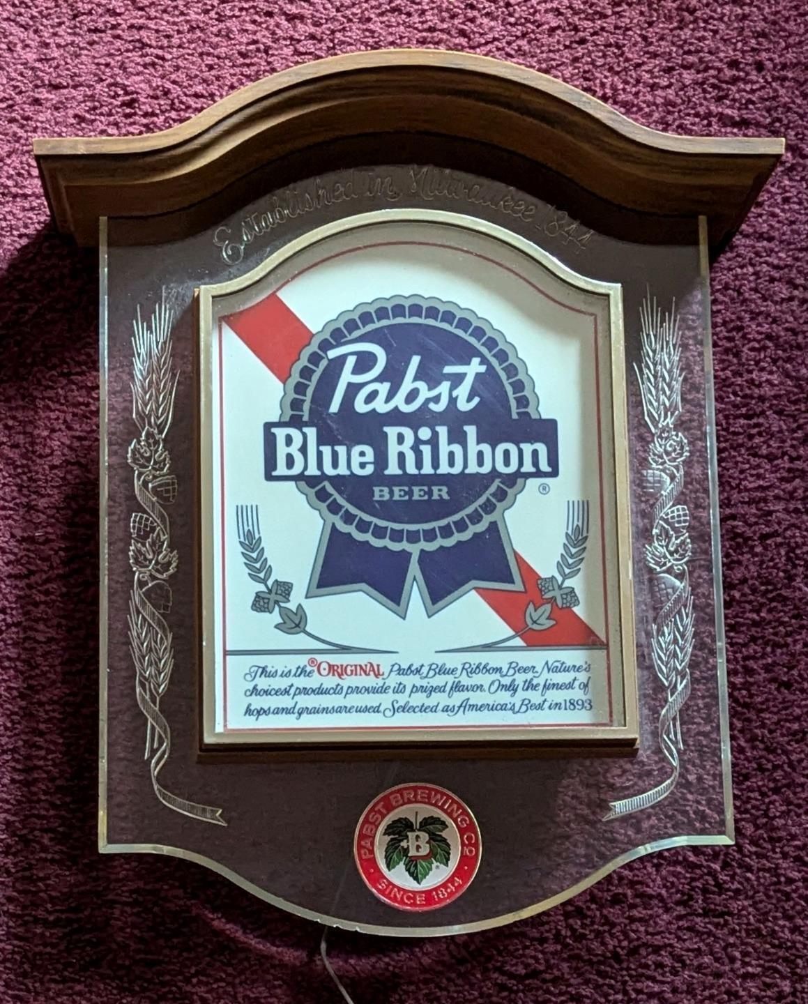 Vintage 1980\'s Pabst Pabst Blue Ribbon Lighted Tavern Bar Rec Room Beer Sign