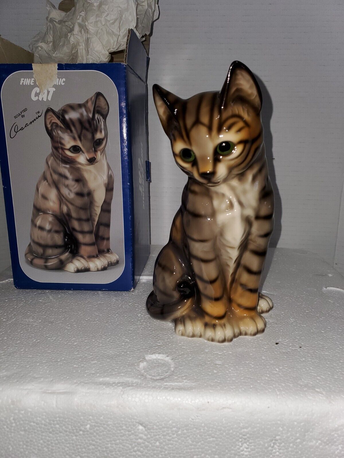 Vintage Sitting Tiger Striped Tabby Cat Ceramic Figurine Green Eyes 7\