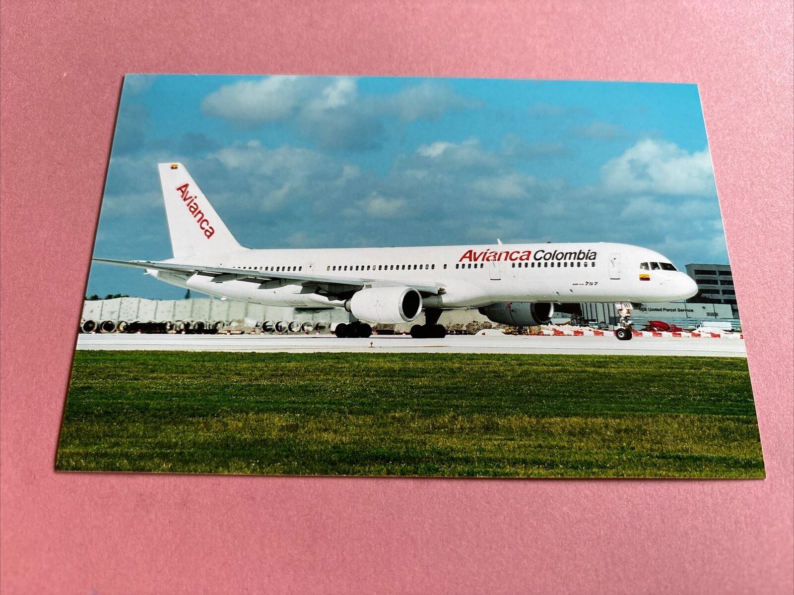 Avianca Boeing 757-200 N951PG colour photograph