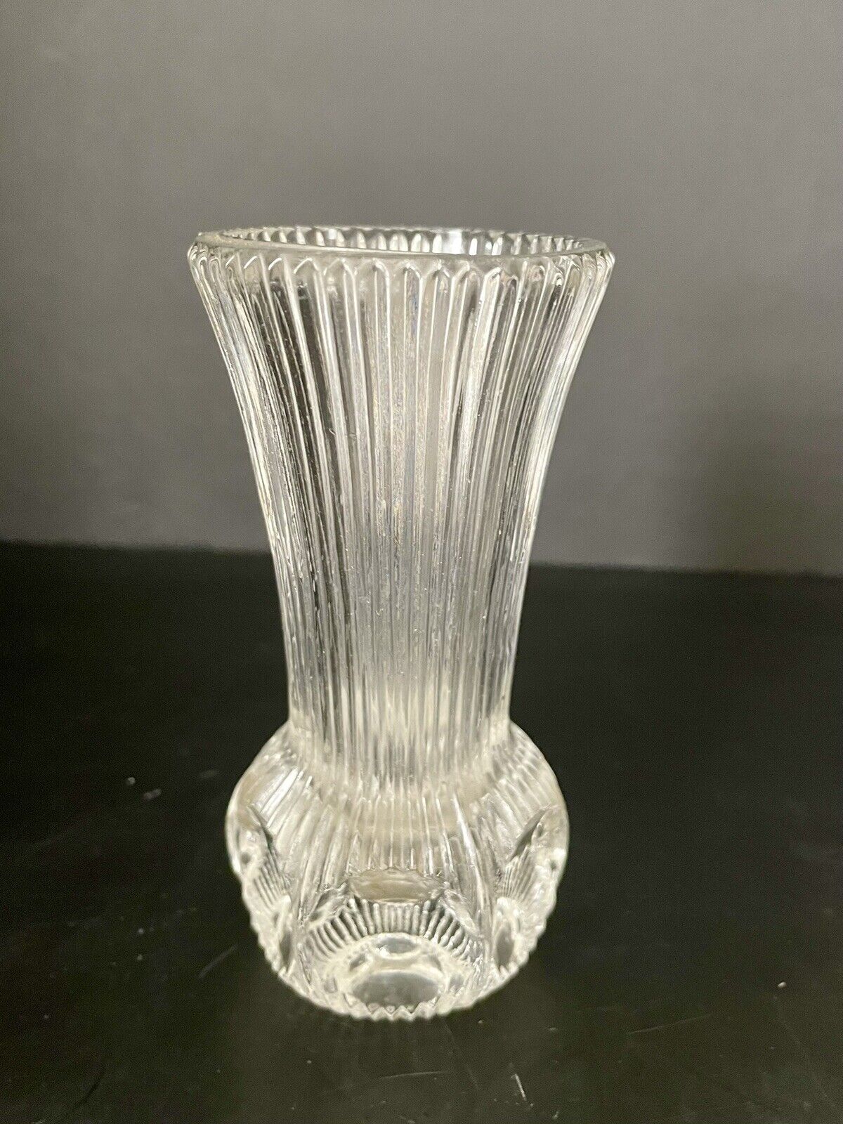 Vtg Beautiful Ribbed Indented Flared Bud Vase Clear Cut Crystal Glass 4.75\