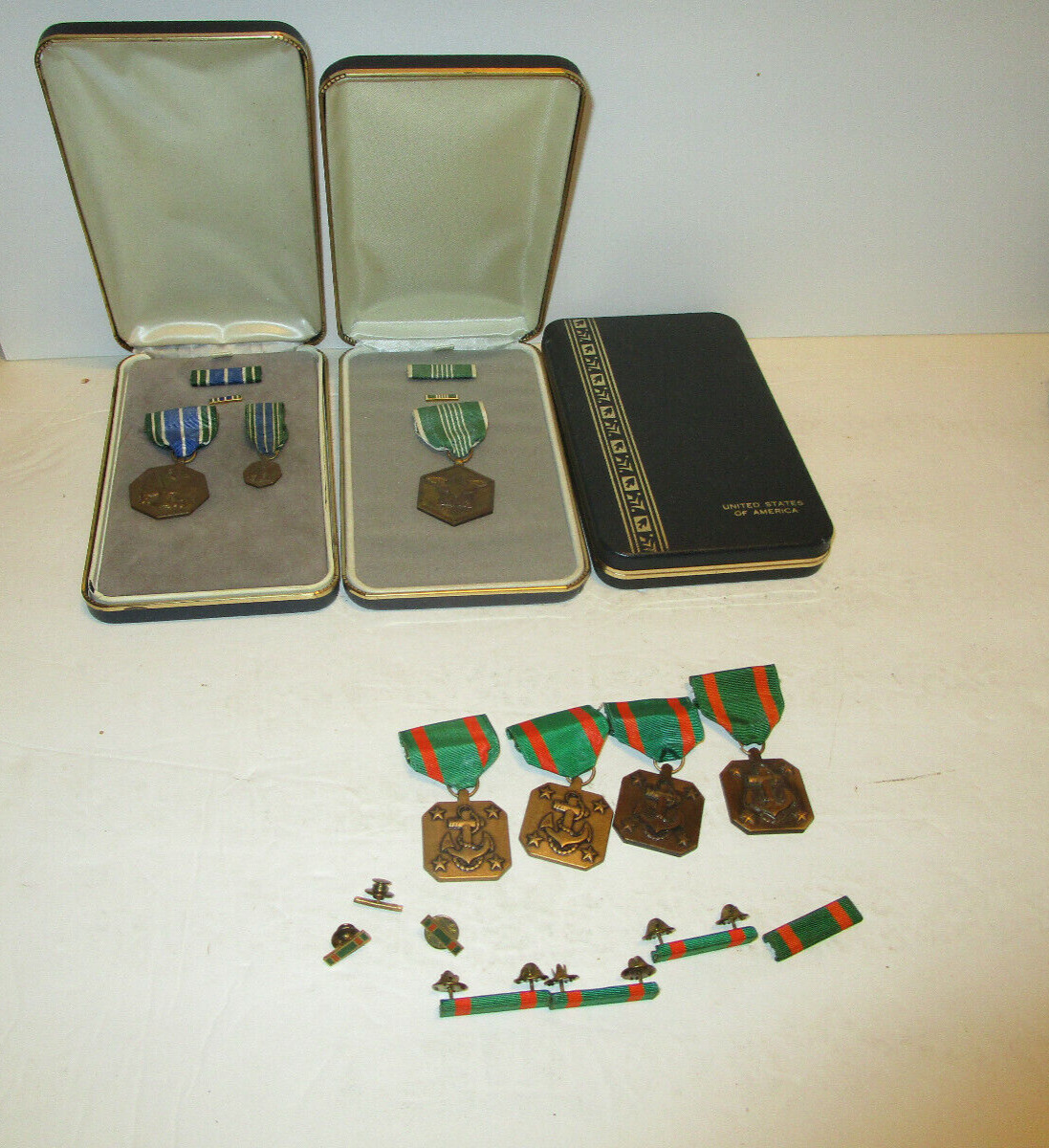  Vintage US World War 2     Boxed     3  Medal set with presentation cases