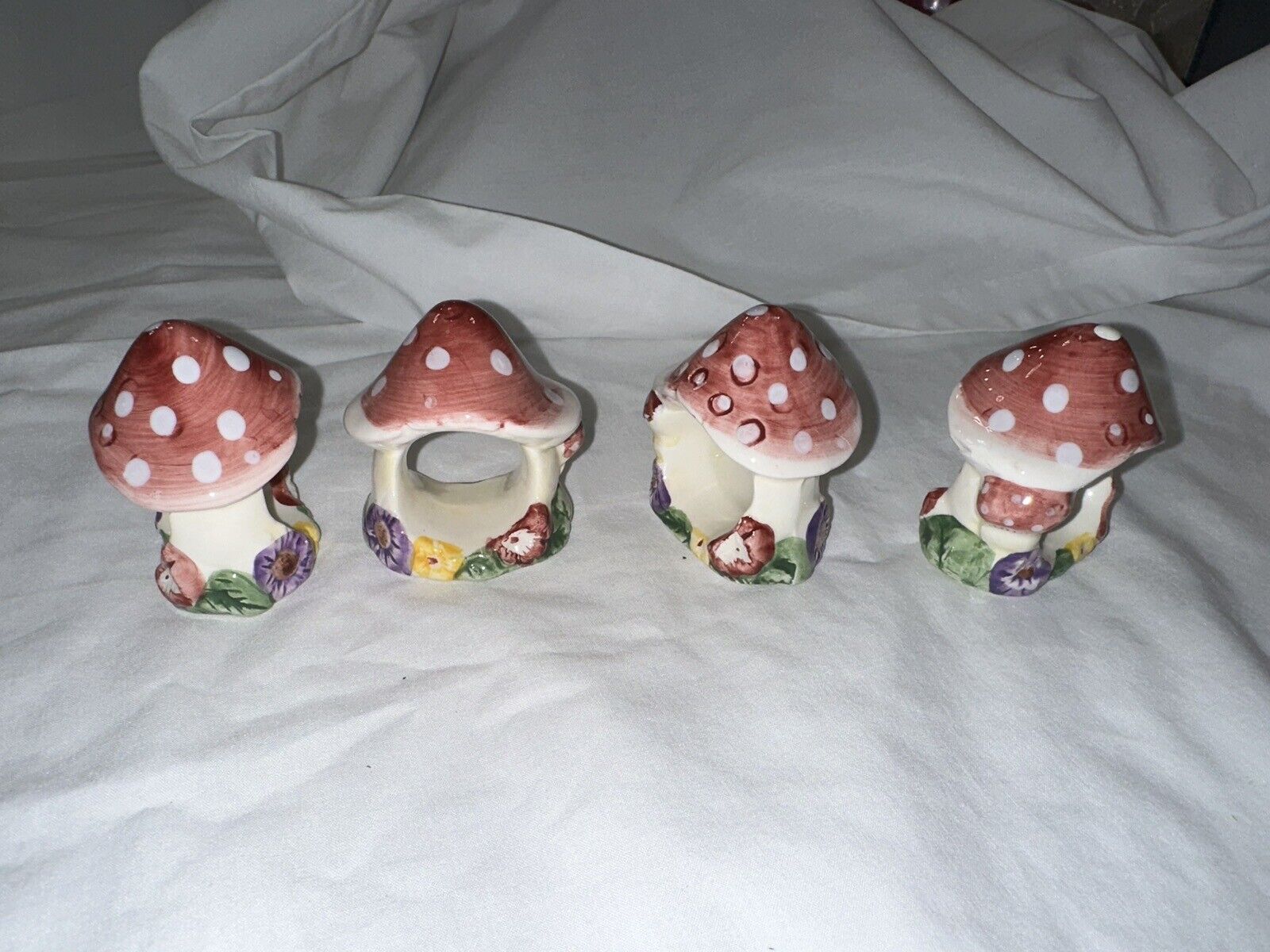 Vintage 1999 Set of 4 Ceramic Mushroom Napkin Ring Holder MERC ASIA.
