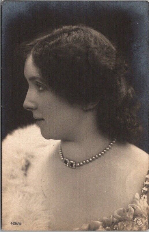 1905 German RPPC Photo Postcard Pretty Lady Profile / Jewelry Pearls Fur Stole