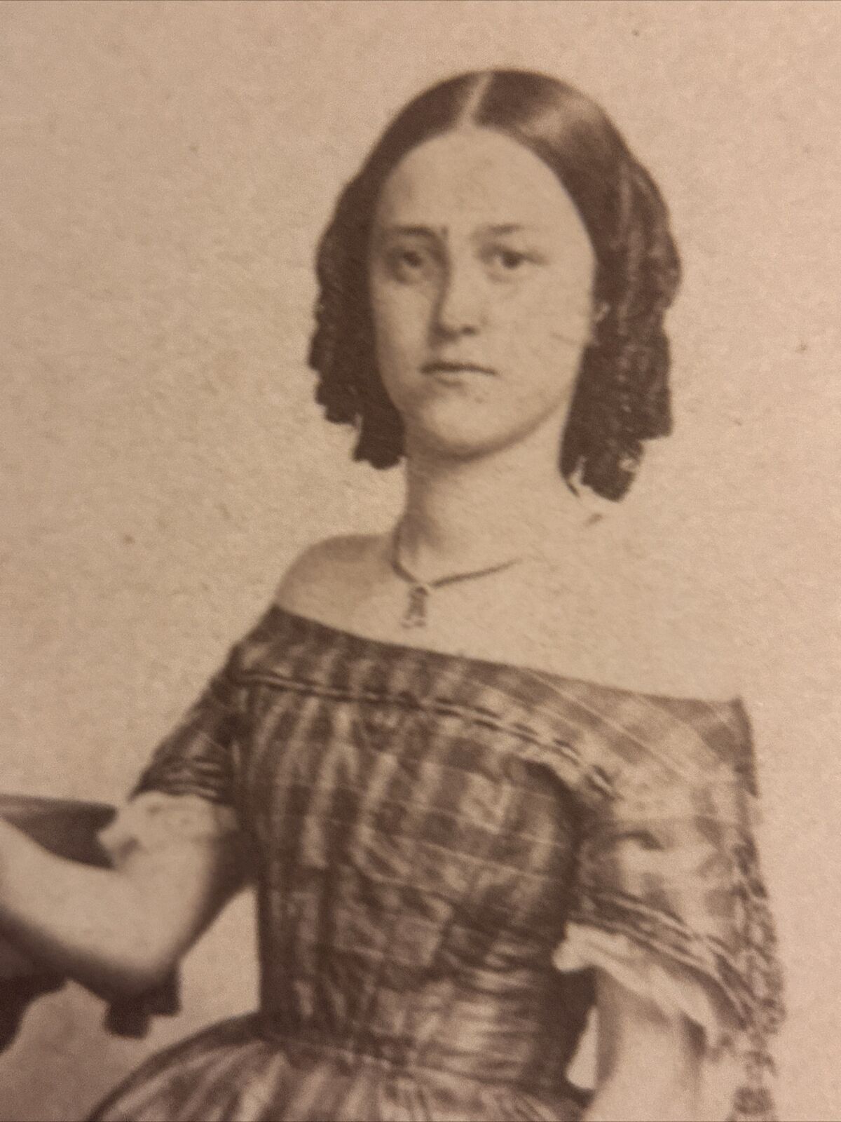 CDV Studio Photograph Of Victoria Era Woman In Dress Circa 1880\'s