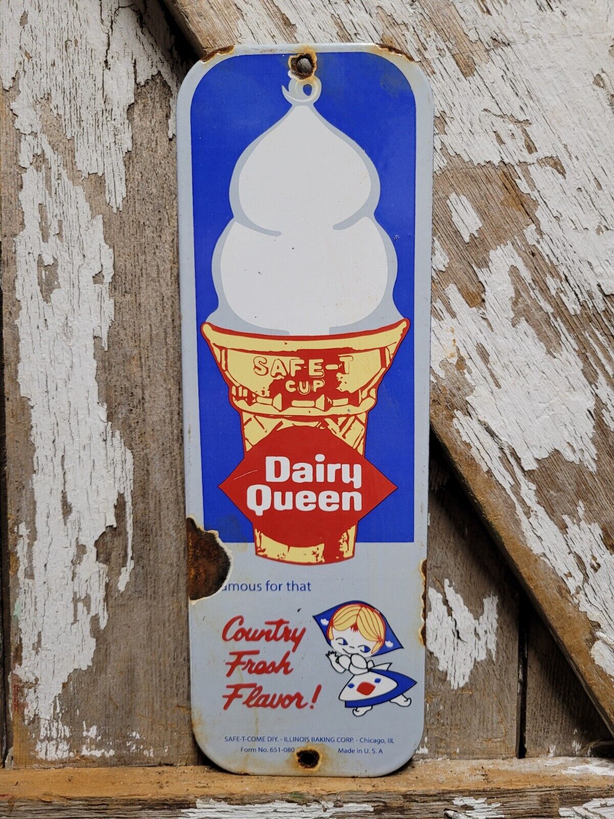 VINTAGE DAIRY QUEEN PORCELAIN SIGN ICE CREAM PARLOR SWEET MILK TREAT SAFE-T-COME