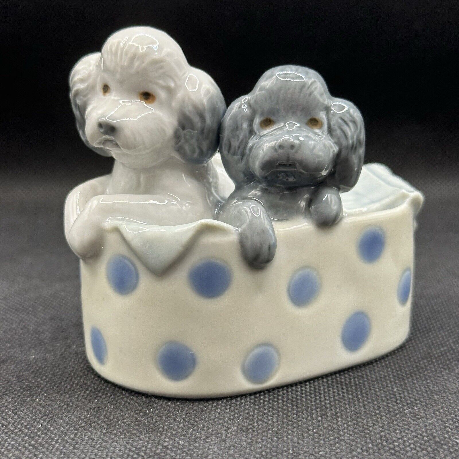 LLadro Handmade In Spain Daisa 1988 NAO Dogs in Basket with Blanket No Issues