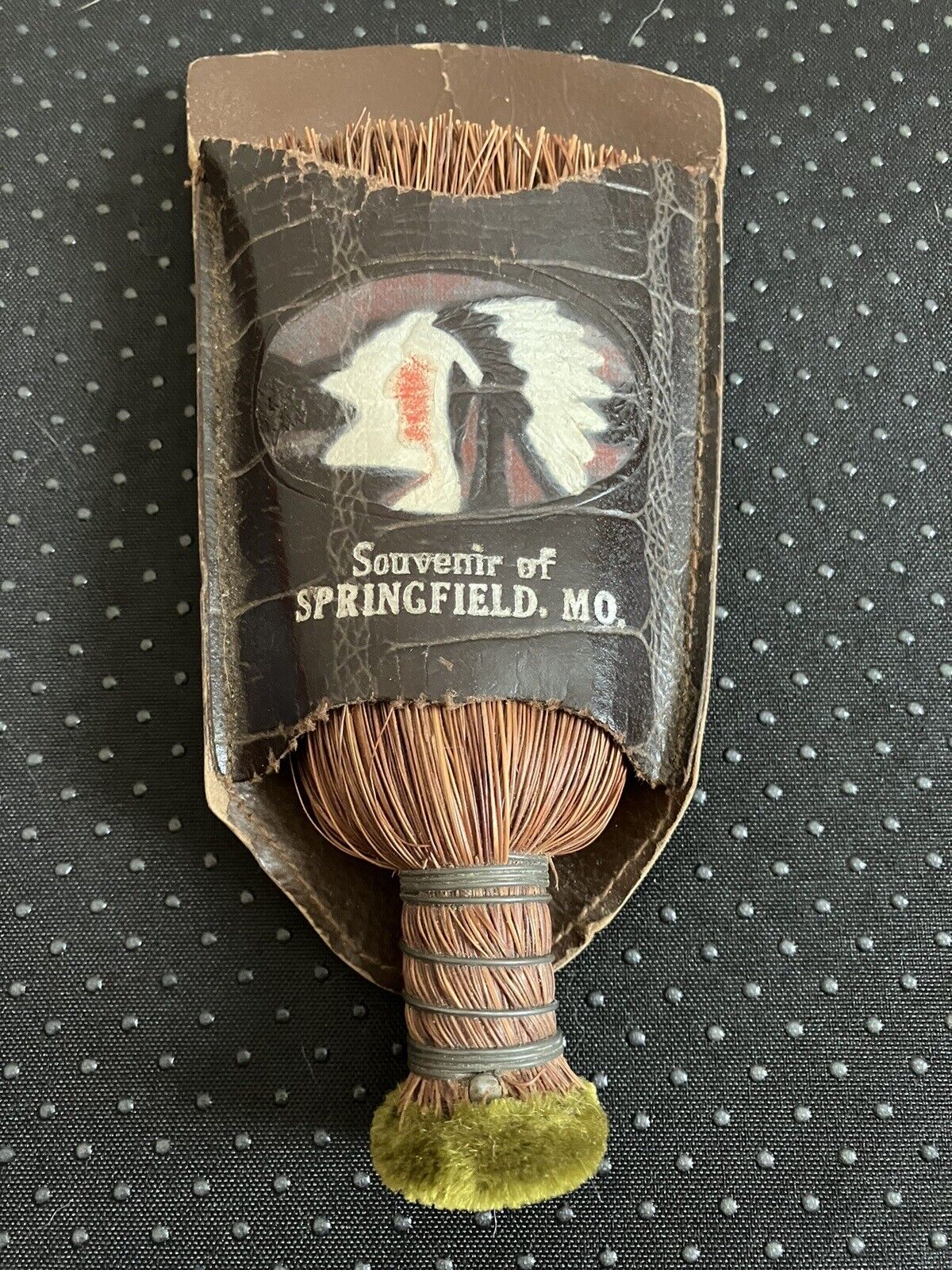 VTG/ANTQ Souvenir Springfield MO 5.25” Whisk Broom Brush In Holder w/ Indian Man