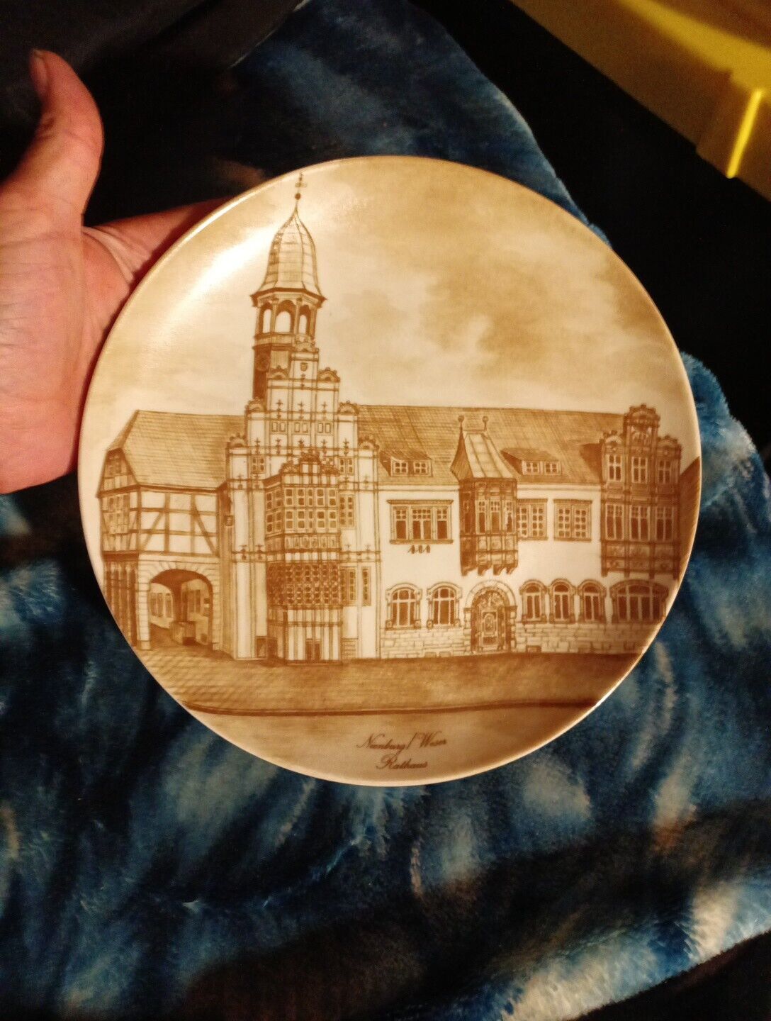 Vintage Ceramic Collector\'s Plate