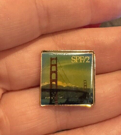 San Francisco California Golden Gate Bridge Lapel hat vest jacket Pin brooch