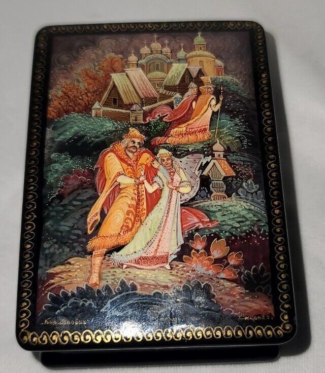 Vintage Russian Unique Hand Painted Lacquer Box  Signed Royalty King Queen