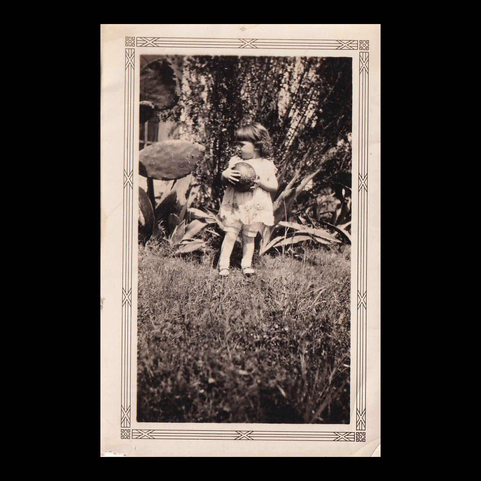 Old Vintage Photo LITTLE GIRL HOLDING BALL OUTSIDE Art Deco Border