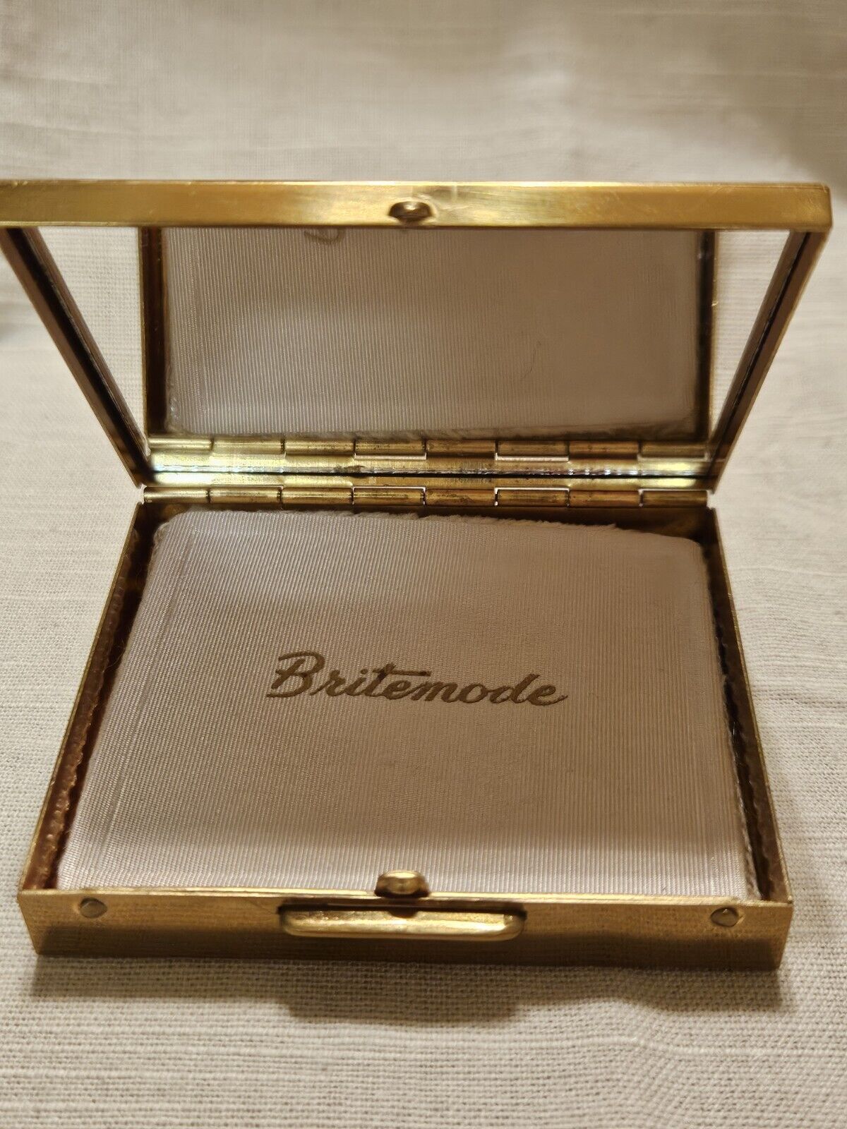 Vintage Britemode Makeup Compact With Mirror Powder Screen & Powder Puff