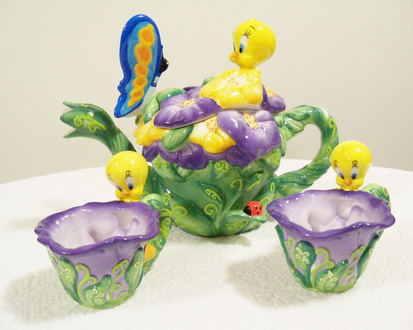 Vintage 1999 Warner Bros. Tweety\'s Enchanted Garden Teapot & Two Cups