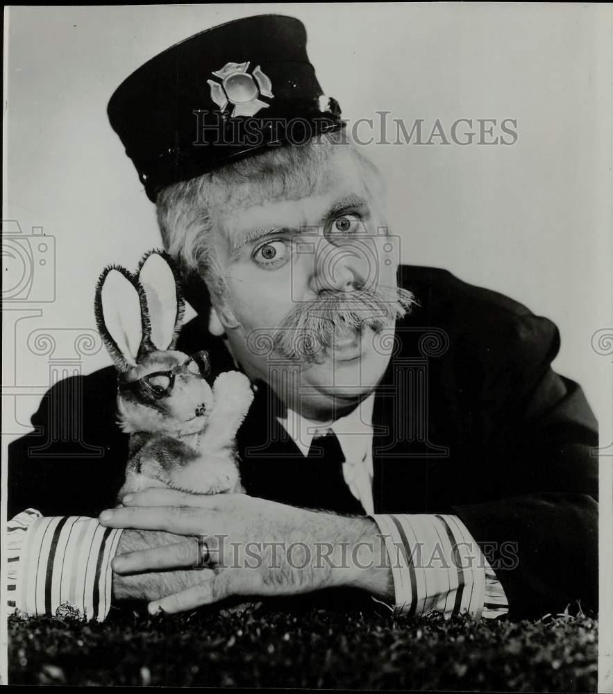 1957 Press Photo Entertainer Captain Kangaroo - pna18489