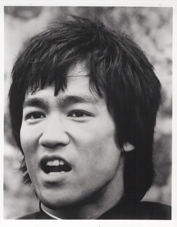 Bruce Lee martial arts legend vintage 8x10 inch photo