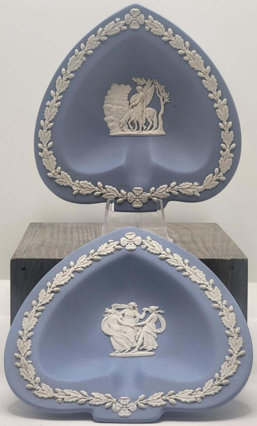 Vintage Wedgewood Jasperware Porcelain Blue Spade Trinket Dish Ashtray Set (2)