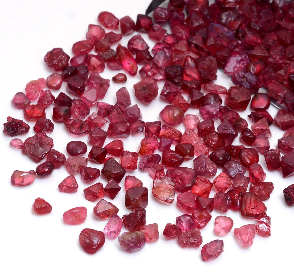 Top Grade Natural Red Spinel Rough 3-6 MM Raw Spinel Crystal From Mogok Burma