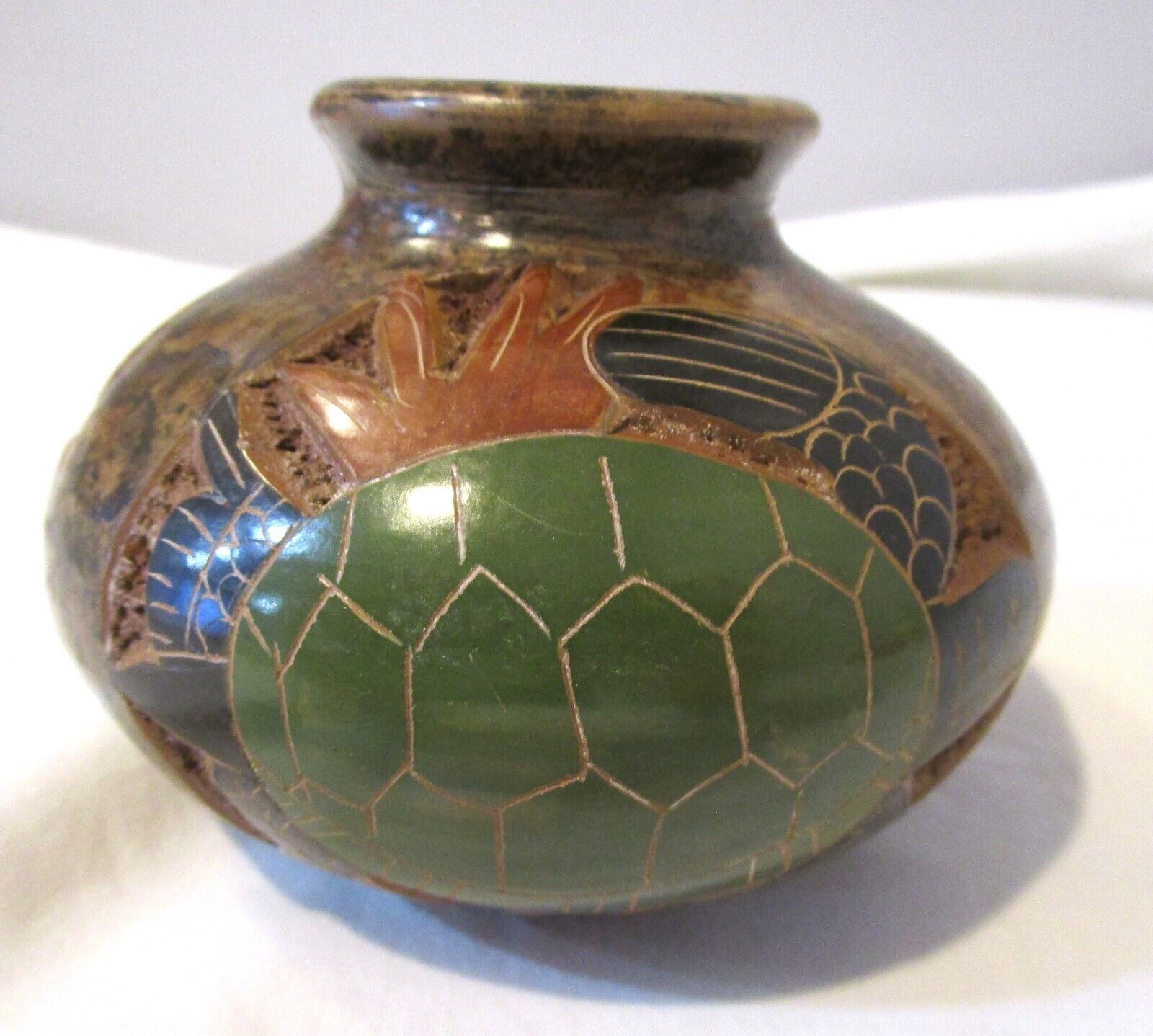 Nicaragua Argentina Gutierrez Clay Pottery Vase Carved Turtles Painted Art