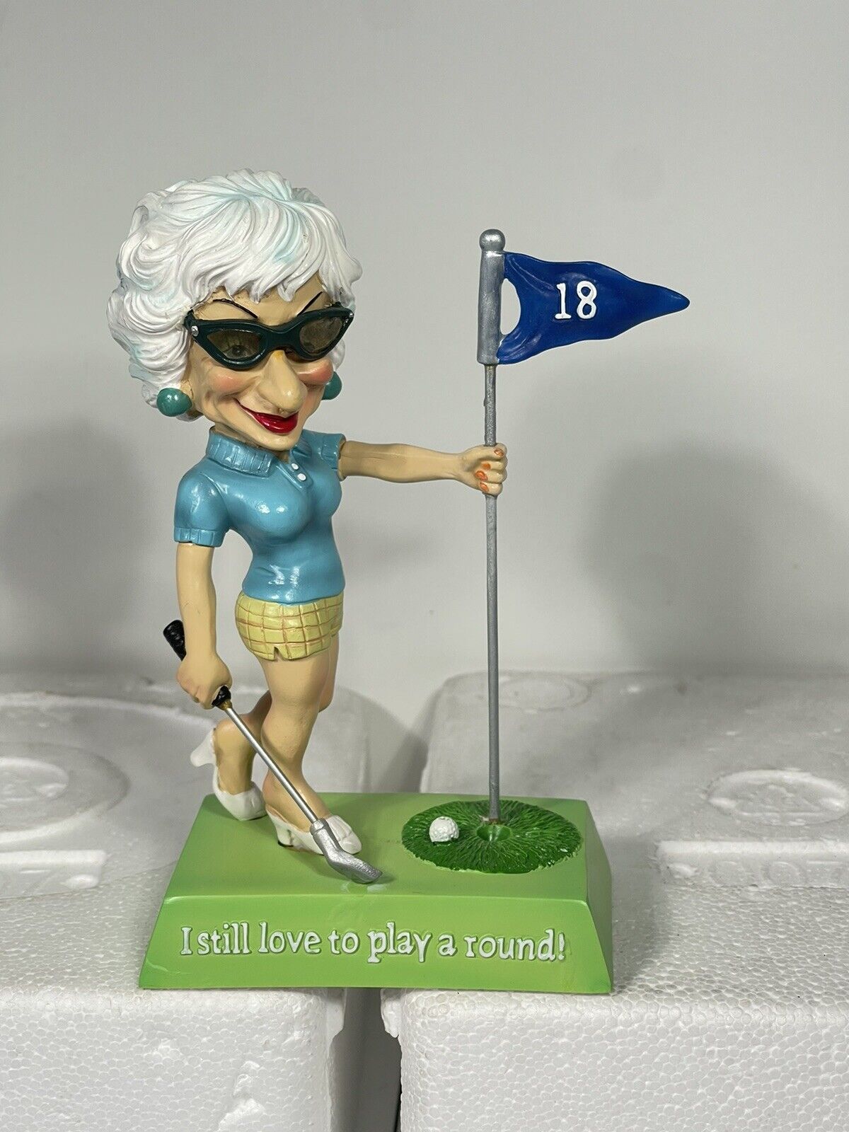 Westland Giftware Figurine Biddy “Play A Round” 2009, Golf Figurine NO 12880