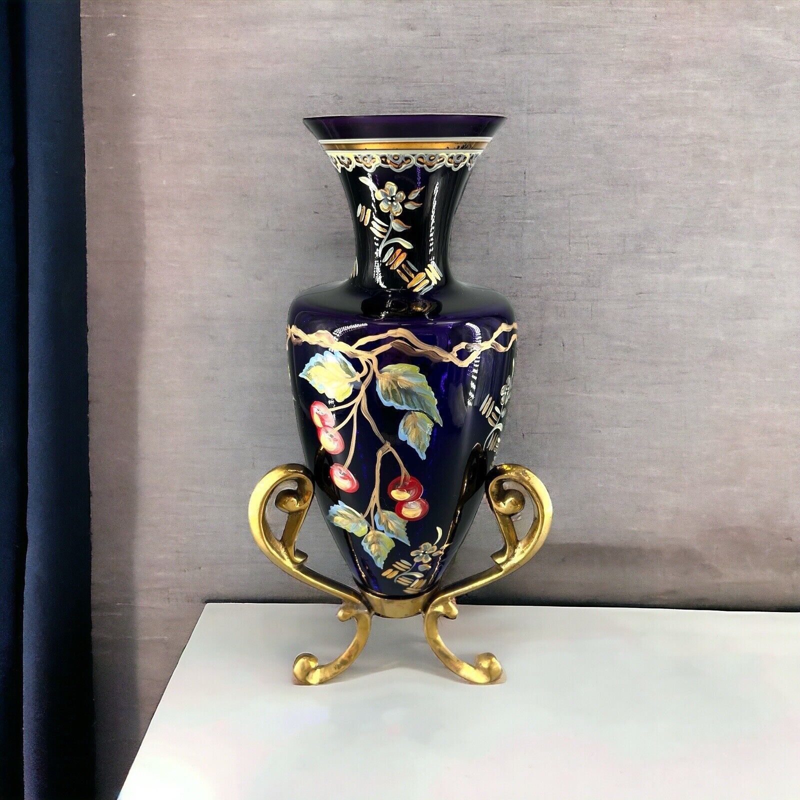 Rare Fenton Art Glass Connoisseur LE Hand Painted Vase On Stand 578/890  Signed