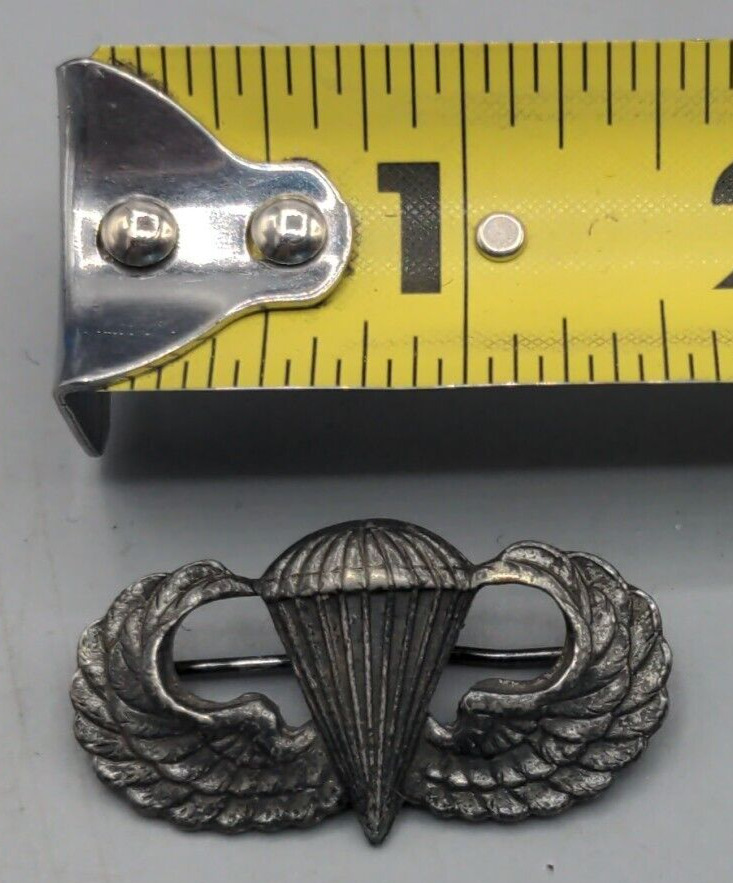 WWII/2 US Army paratrooper sterling pin-back marked jump wings full-size.