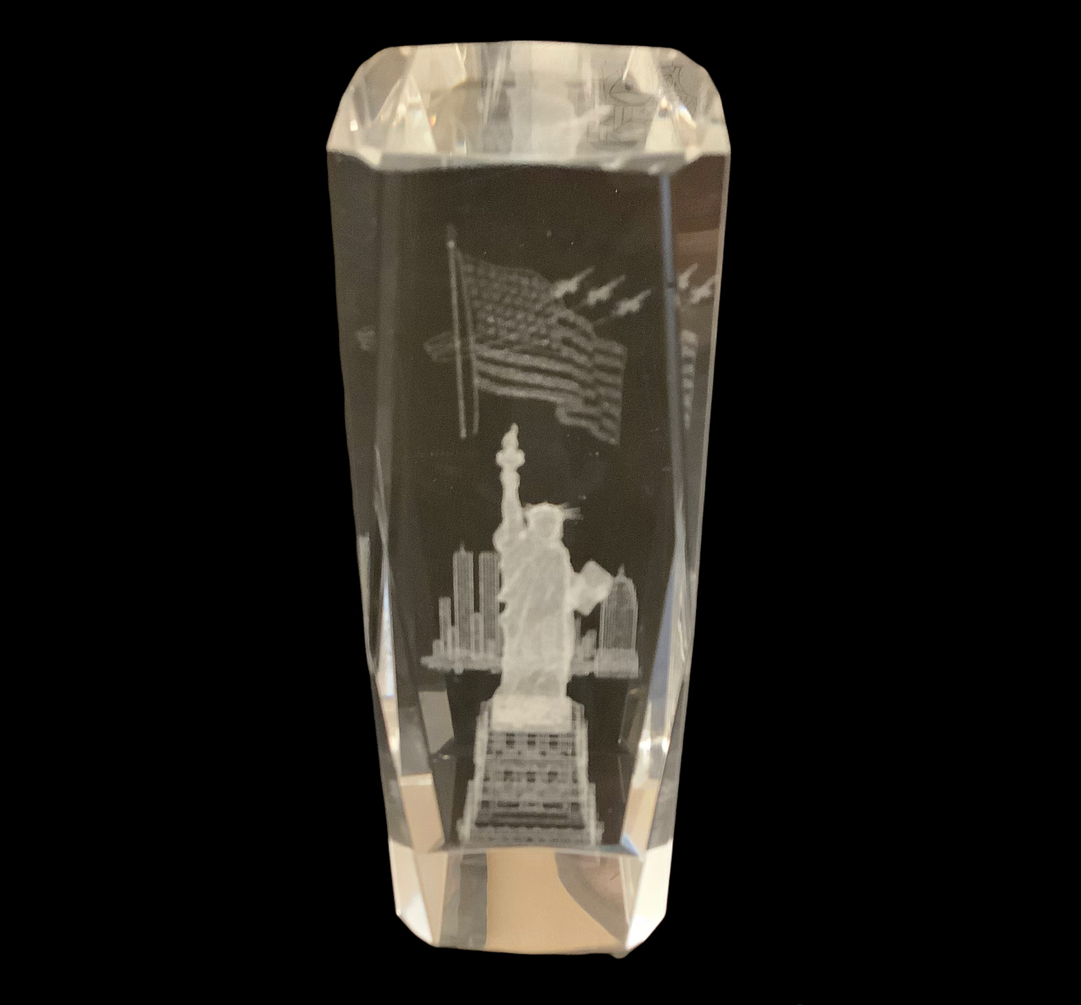 Laser Etched 3D Vintage Crystal Glass Paperweight New York Souvenir Twin Towers