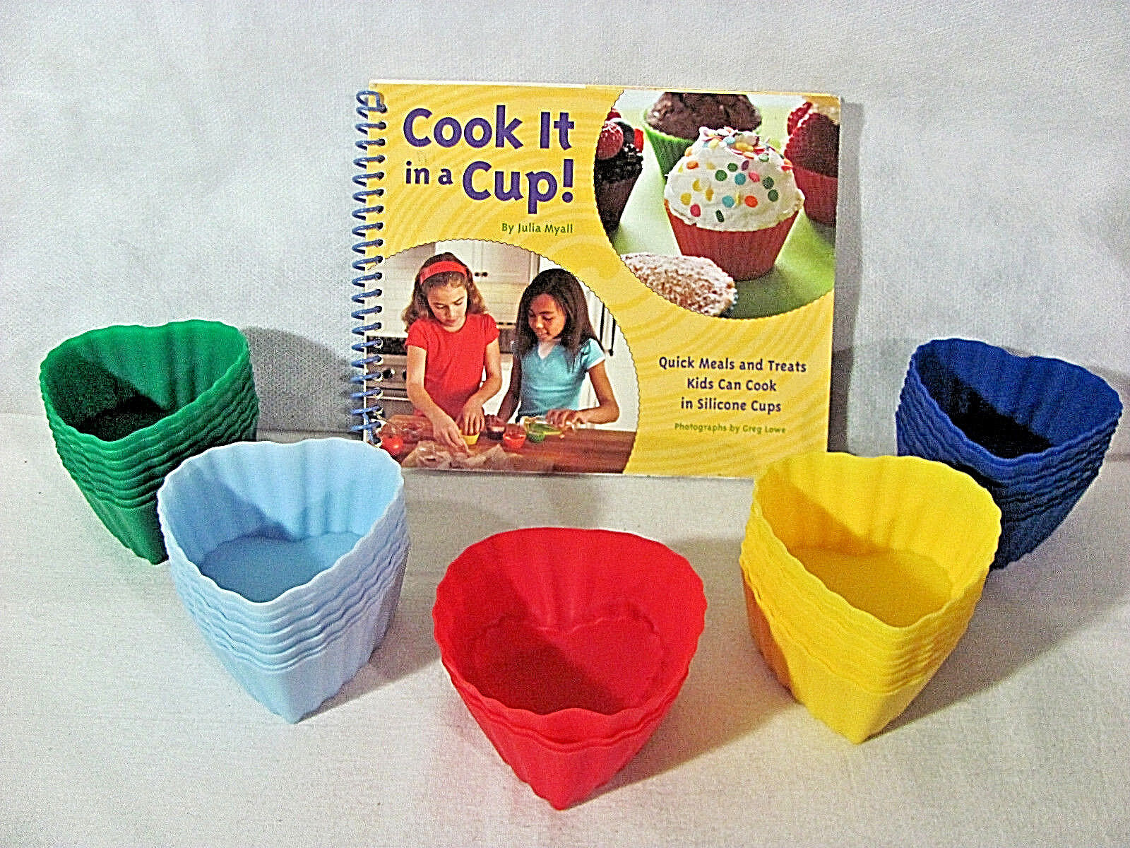 35 Silicone Heart Cupcake, Muffin, Dessrt or Jell-O Liners/Molds & Kids Cookbook