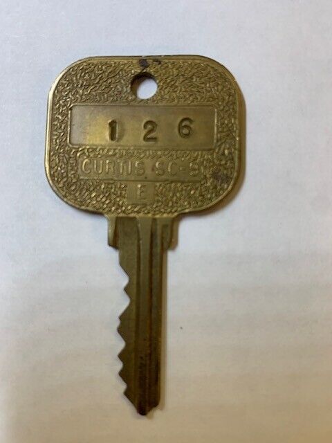 Vintage Hotel Room Key Curtis SC-9 Brass
