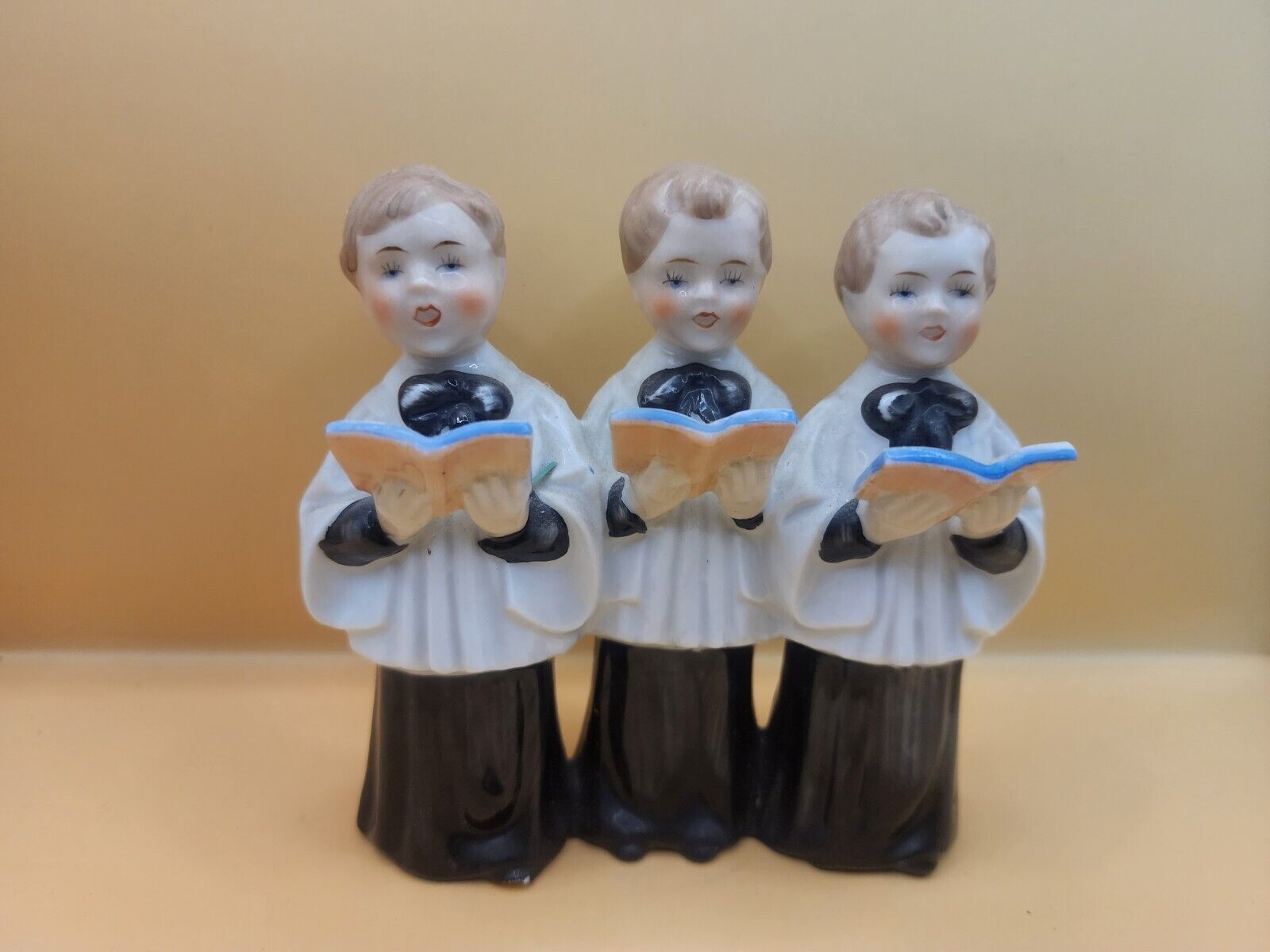 3 Christmas Choir Altar Boys Trio Figurine Japan 5.25\