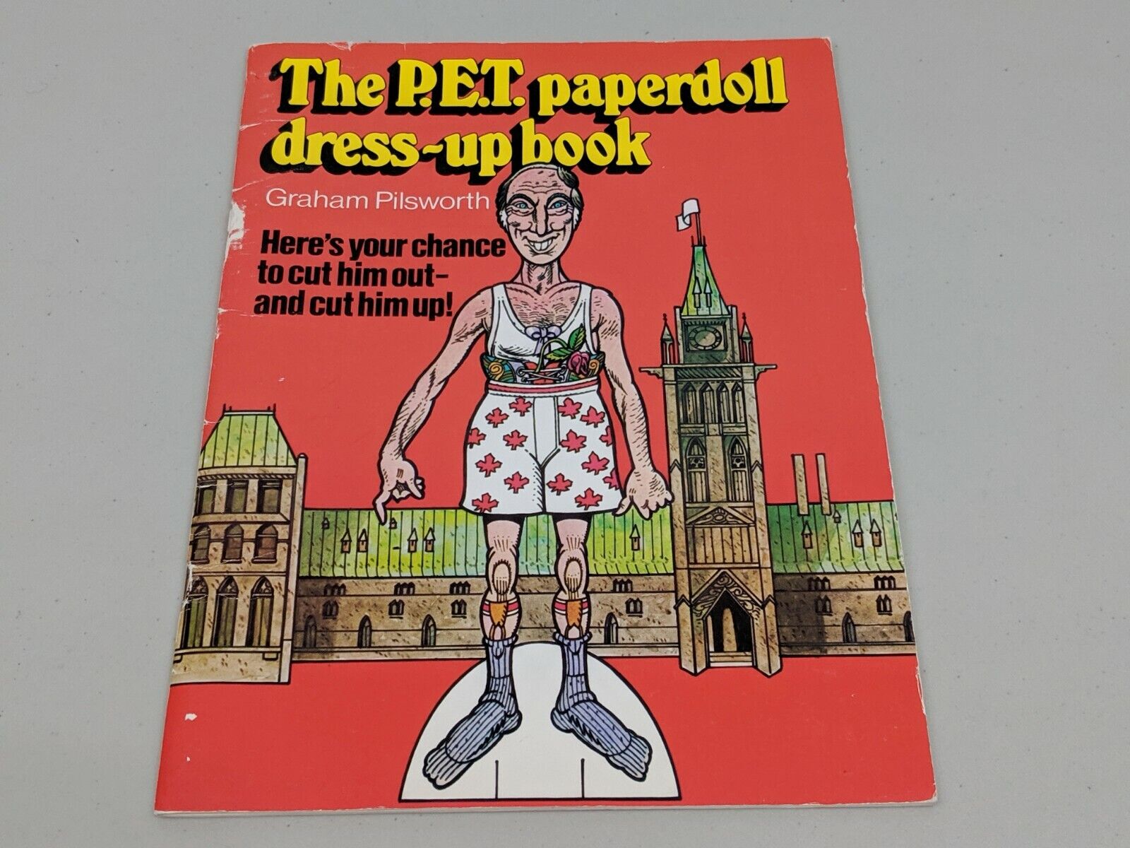 Book Pickers 1982 P.E.T. Pierre Trudeau Paperdoll Dress-Up Caricature Book Rare