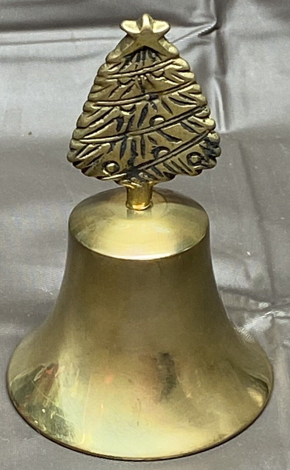 VINTAGE BRASS BELL WITH CHRISTMAS TREE HANDLE 4.5\