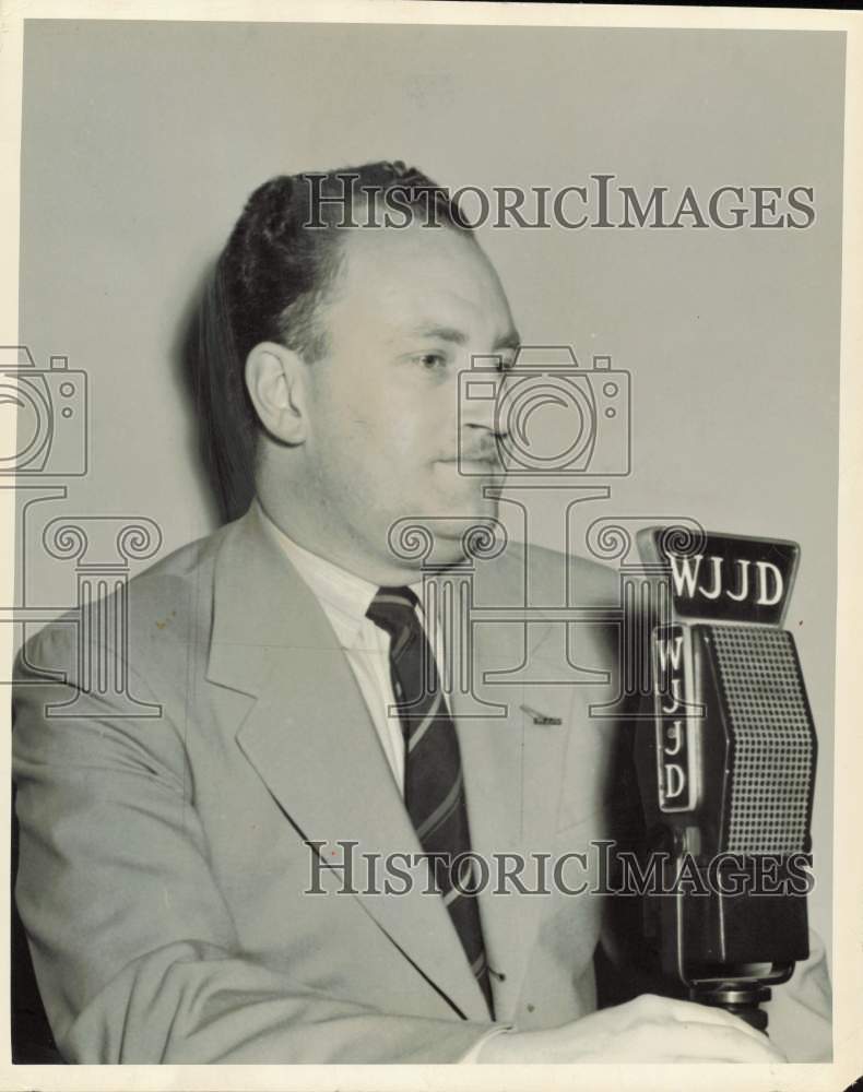 Press Photo WJJD radio broadcaster Bert Wilson of Chicago - afa66052
