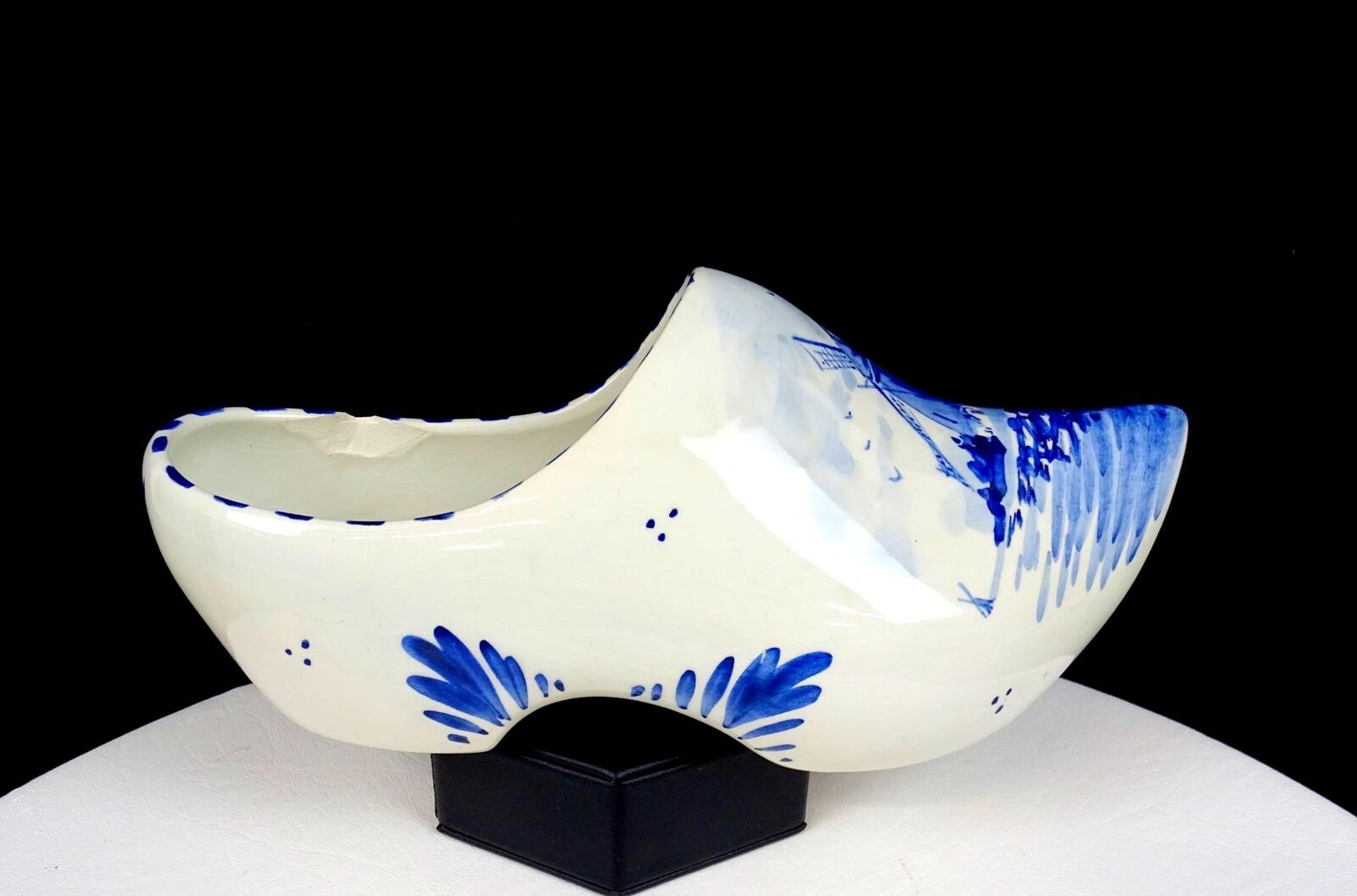 M. de Wit Delfts Holland Porcelain K104 Blue & White Windmill 8 3/4\