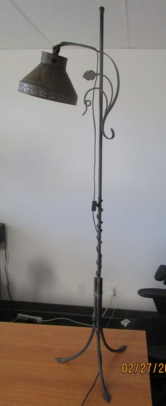 RARE Vintage Bi-Centennial R.L STRONG Punched Tin Forged Iron Bridge Floor Lamp