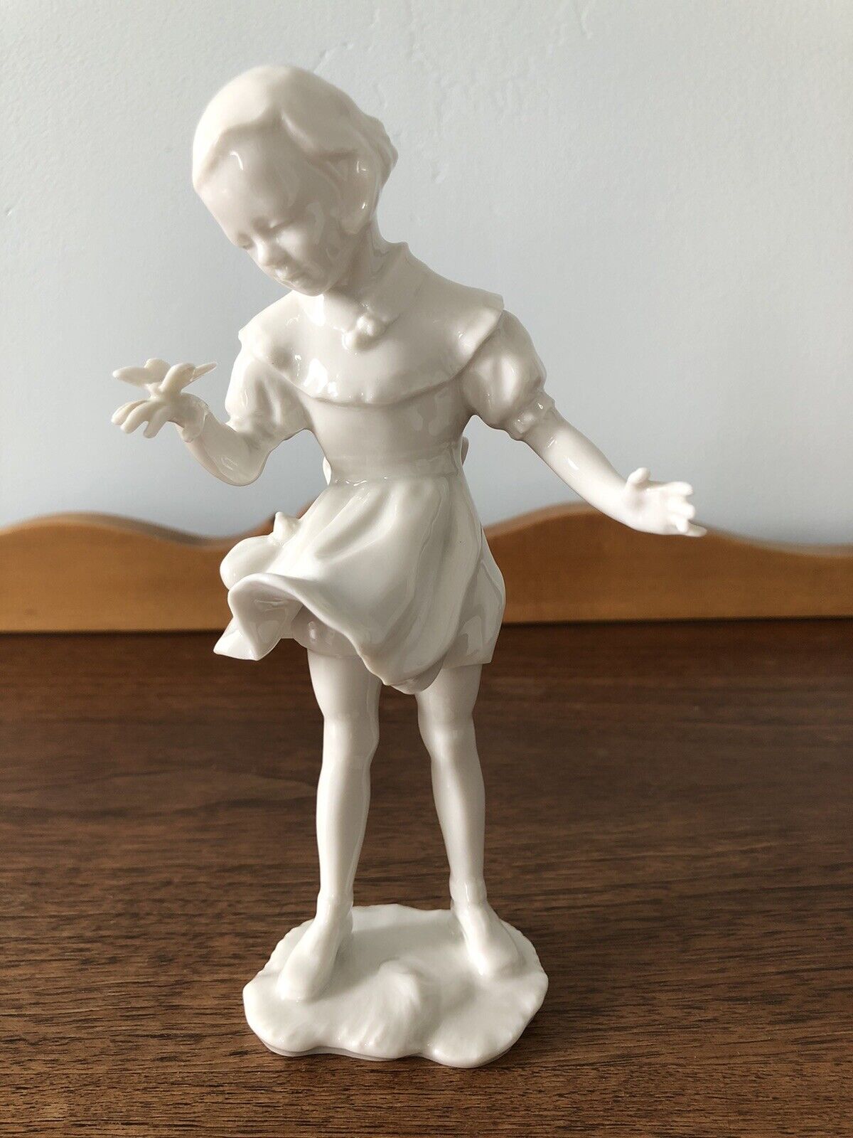 Rare Vintage Hutschenreuther Germany Figurine Girl w/Butterfly Hans Asctziger