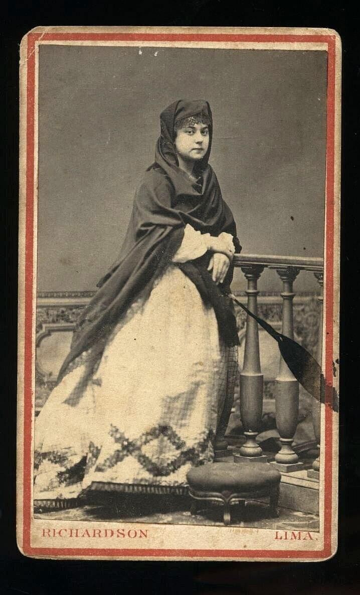 Rare 19th Century CDV Photo Local Woman, Lima Peru 1860s Una Tapada Limeña