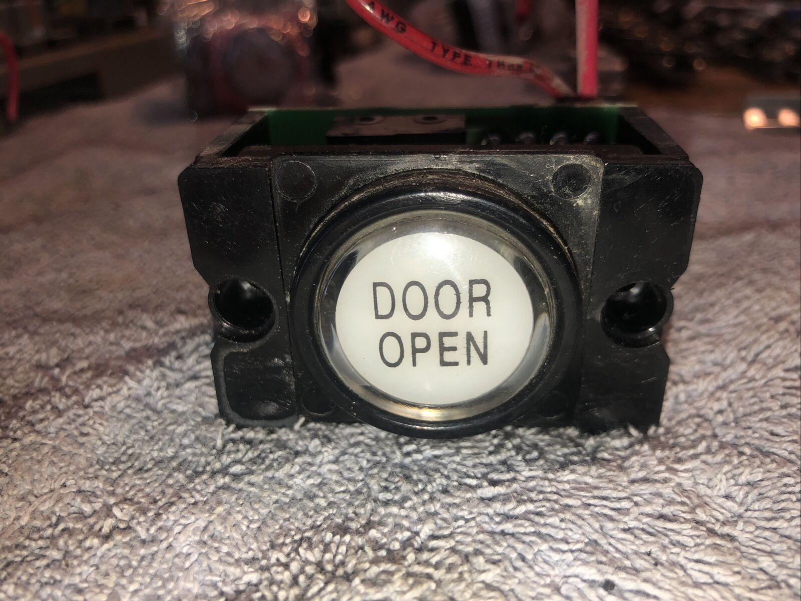 innovation elevator button/ Door Open 