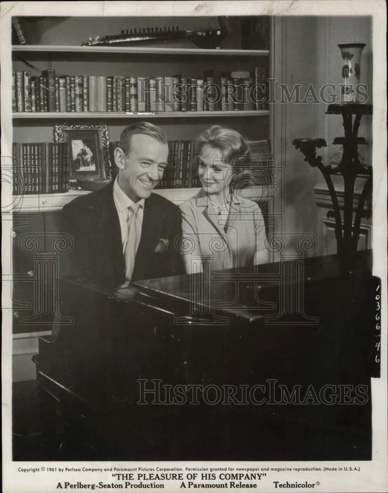 1961 Press Photo Debbie Reynolds & Fred Astaire in \